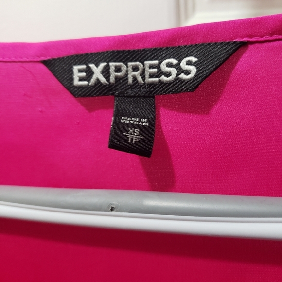 2/15 Women's top Express size small - Picture 2 of 3